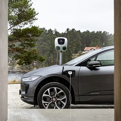Charge Amps Aura | 2 x 22 kW | Type 2 | sähköauton latausasema